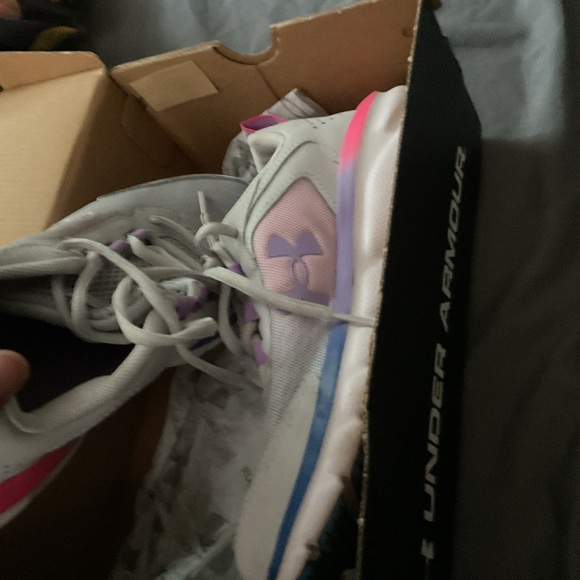 Shoes - Picture 2 of 5